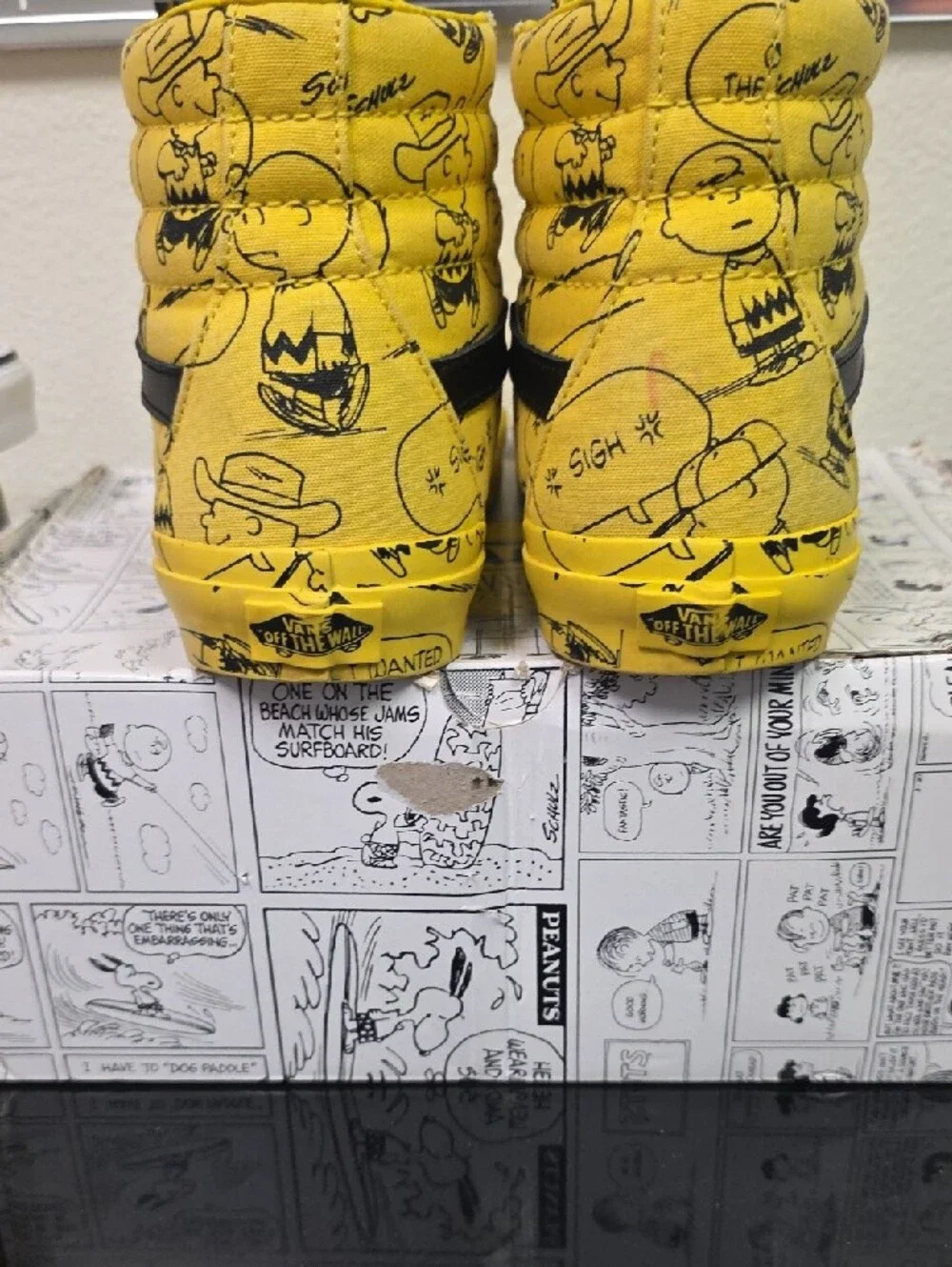 Vans x Peanuts Sk8 Hi Charlie Brown Men’s 8 Women’s 9.5